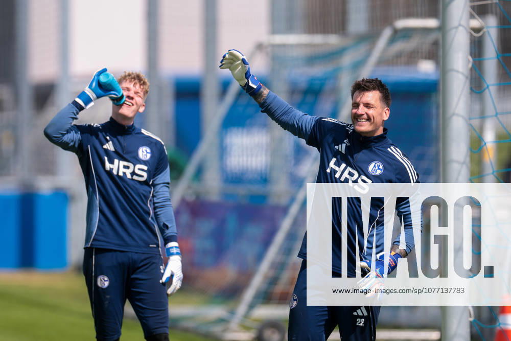 Soccer, Training of FC Schalke 04 f l Goalkeeper Johannes Siebeking FC Schalke 04 , Goalkeeper Kevin Müller FC Schalke 04 Gelsenkirchen Training ground FC Schalke 04 NRW Germany xRHR PHOTO YYx