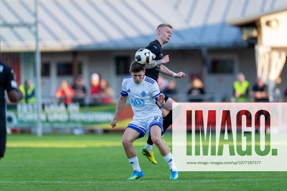 Soccer Men Regionalliga Bayern Season 2025 2026 33 Matchday 08 05 2026 TSV Buchbach Viktoria Aschaffenburg SMR Arena Lars Kleiner L of SV Viktoria Aschaffenburg in a duel with Benedikt Orth R of TSV Buchbach Buchbach SMR Arena Bavaria Germany