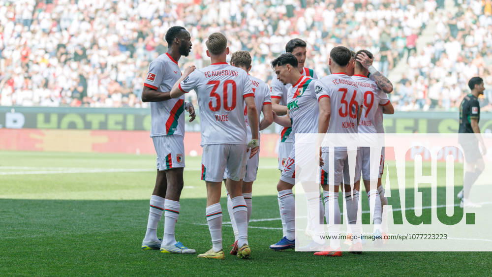 Team FC Augsburg Goal for 2 0 at the match between FC Augsburg v Borussia Mönchengladbach, Soccer, Men, Bundesliga, 2025 2026, 33 Matchday on 09 05 2026 in Augsburg, WWK ARENA DFL and DFB regulations prohibit any use of photographs as image sequences and or quasi video Bayern Germany