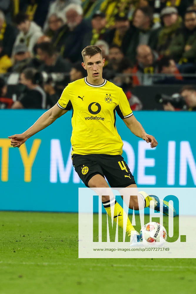 Dortmund, Germany, 08 05 26, Nico Schlotterbeck Borussia Dortmund on the ball during the Bundesliga 1 match between Borussia Dortmund Eintracht Frankfurt at Signal Iduna Park in Dortmund Photo by Joachim Bywaletz DFB DFL REGULATIONS PROHIBIT ANY USE OF PHOTOGRAPHS AS IMAGE SEQUENCES AND OR QUASI VIDEO