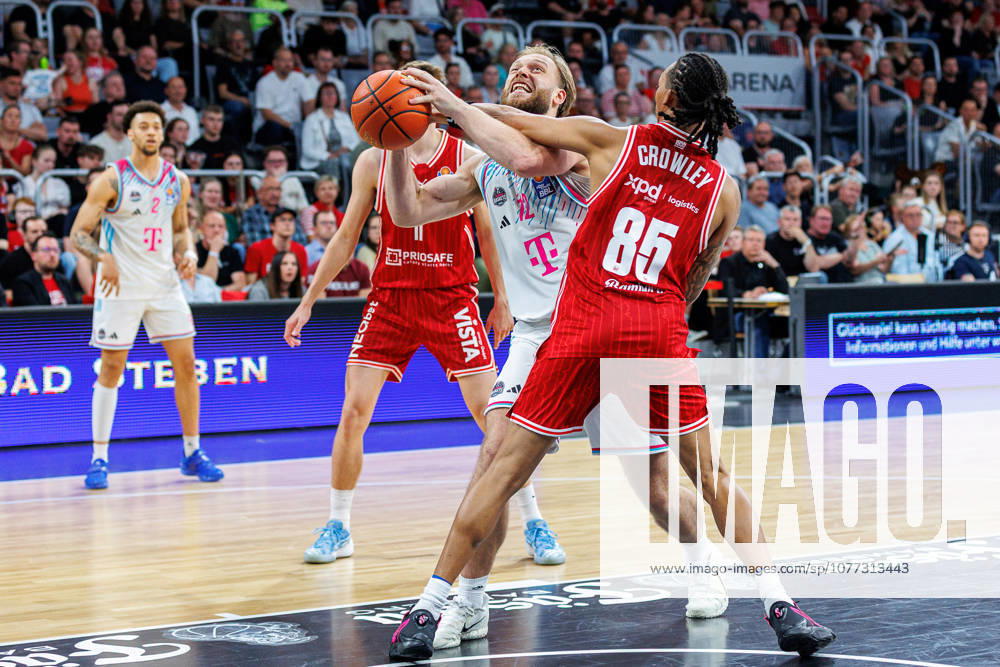 Melvin Jostmann Telekom Baskets Bonn, 12 , Austin Crowley BMA365 Bamberg Baskets, 85 , BMA365 Bamberg Baskets vs Telekom Baskets Bonn, Basketball, easyCredit BBL, Matchday 34, 10 05 2026 BMA365 Bamberg Baskets vs Telekom Baskets Bonn, Basketball, easyCredit BBL, Matchday 34, 10 05 2026 Bamberg