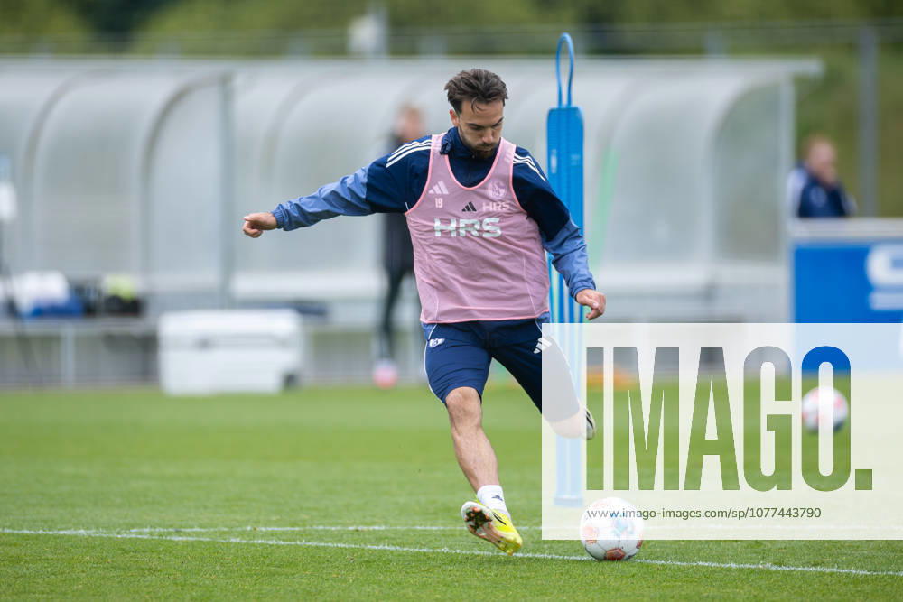 Football, Training of FC Schalke 04 Kenan Karaman FC Schalke 04 Gelsenkirchen Training ground FC Schalke 04 NRW Germany xRHR PHOTO YYx