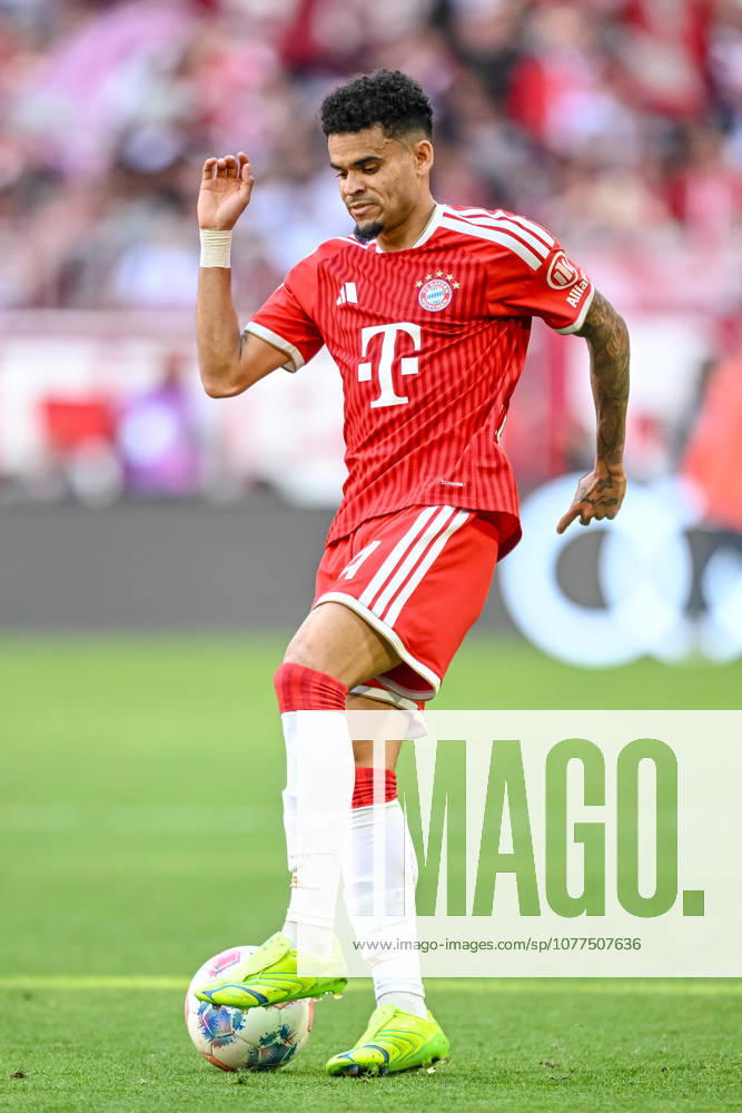 Luis Diaz FC Bayern München in action, on the ball, single action during the Bundesliga match between FC Bayern München and 1 FC Köln, Allianz Arena on May 16, 2026 in Munich, Germany Photo by Harry Langer DeFodi Images Luis Diaz FC Bayern München controls the Ball during the Bundesliga match between FC Bayern München and 1 FC Köln at Allianz Arena on May 16, 2026 in München, Germany Photo by Harry Langer DeFodi Images DFL regulations prohibit any use of photographs as image sequences and or quasi video Photo by Harry Langer DeFodi Images DFL regulations prohibit any use of photographs as image sequences and or quasi video