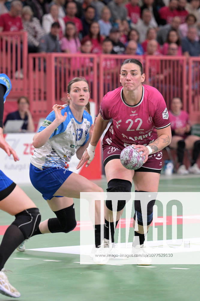 Gabriela Clausson Bitolo TusSies Metzingen, 22 on with ball against Alicia Stoffel Sport Union Neckarsulm, 13 TusSies Metzingen vs Sport Union Neckarsulm , Handball, Alsco HBF, 5 Play Off League Matchday, Season 2025 2026, 16 05 2026 TusSies Metzingen vs Sport Union Neckarsulm , Handball, Alsco HBF, 5 Play Off League Matchday, Season 2025 2026, 16 05 2026 Tuebingen