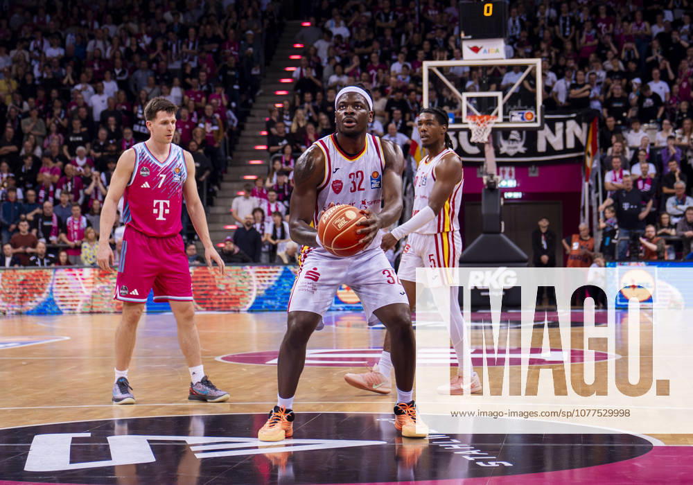 Charles Thompson Fitness First Wuerzburg Baskets, 32 on free throw Telekom Baskets Bonn Fitness First Würzburg Baskets 16 05 2026 Basketball, easyCredit Basketball Bundesliga, Playoffs, Quarterfinals Game 1, GER, Bonn, Telekom Dome Bonn