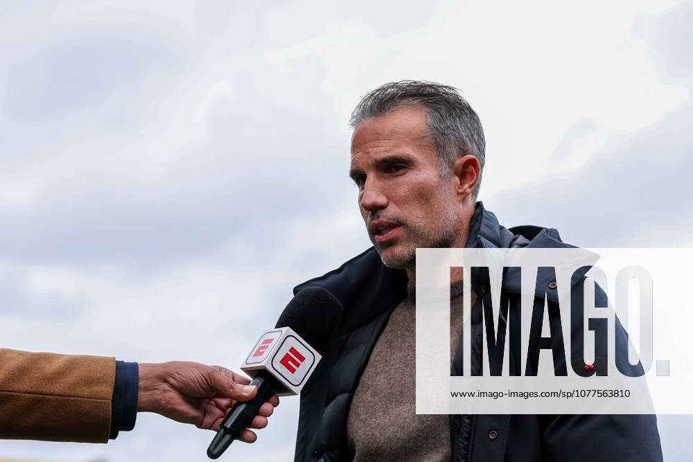 , MAC³PARK , season 2025 2026 , Dutch Eredivisie Football , match between PEC Zwolle and Feyenoord , picture shows Feyenoord head coach Robin Van Persie gives an interview PEC - Feyenoord x203756641x
