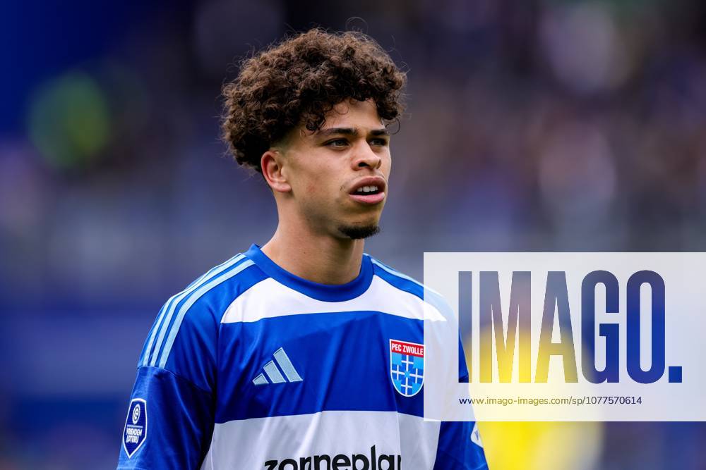 , MACÂ³PARK , season 2025 2026 , Dutch Eredivisie Football , match between PEC Zwolle and Feyenoord , picture shows PEC Zwolle player Gabriel Reiziger looks on PEC - Feyenoord x203759619x