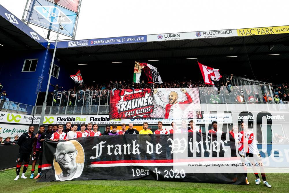 , MAC³PARK , season 2025 2026 , Dutch Eredivisie Football , match between PEC Zwolle and Feyenoord , picture shows Feyenoord players celebrate their team s win PEC - Feyenoord x203760680x