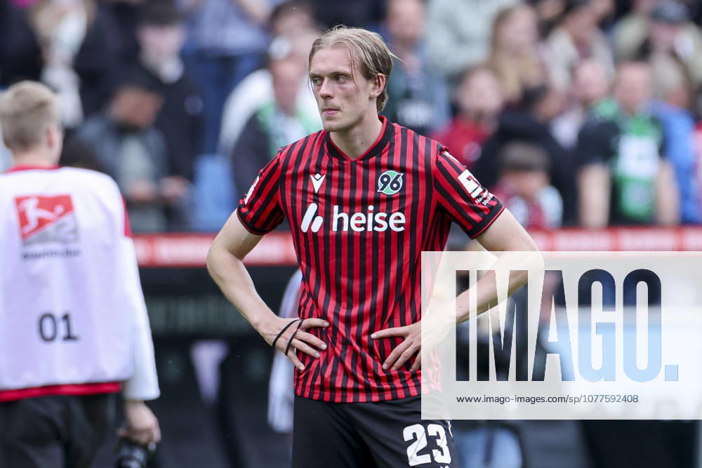 Stefan Teitur Thordarson Hannover 96 looks dejected, 2 Bundesliga, Hannover 96 v 1 FC Nürnberg, Heinz von Heiden Arena on May 17, 2026 in Hanover, Germany Photo by Marco Steinbrenner DeFodi Images Stefan Teitur Thordarson Hannover 96 looks dejected, 2 Bundesliga, Hannover 96 v 1 FC Nürnberg, Heinz von Heiden Arena, May 17, 2026 in Hanover, Germany Photo by Marco Steinbrenner DeFodi Images