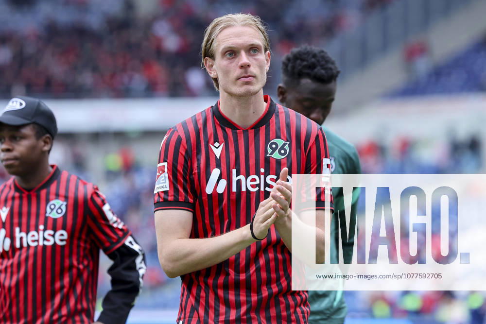 Stefan Teitur Thordarson Hannover 96 looks dejected, 2 Bundesliga, Hannover 96 v 1 FC Nürnberg, Heinz von Heiden Arena on May 17, 2026 in Hanover, Germany Photo by Marco Steinbrenner DeFodi Images Stefan Teitur Thordarson Hannover 96 looks dejected, 2 Bundesliga, Hannover 96 v 1 FC Nürnberg, Heinz von Heiden Arena, May 17, 2026 in Hanover, Germany Photo by Marco Steinbrenner DeFodi Images