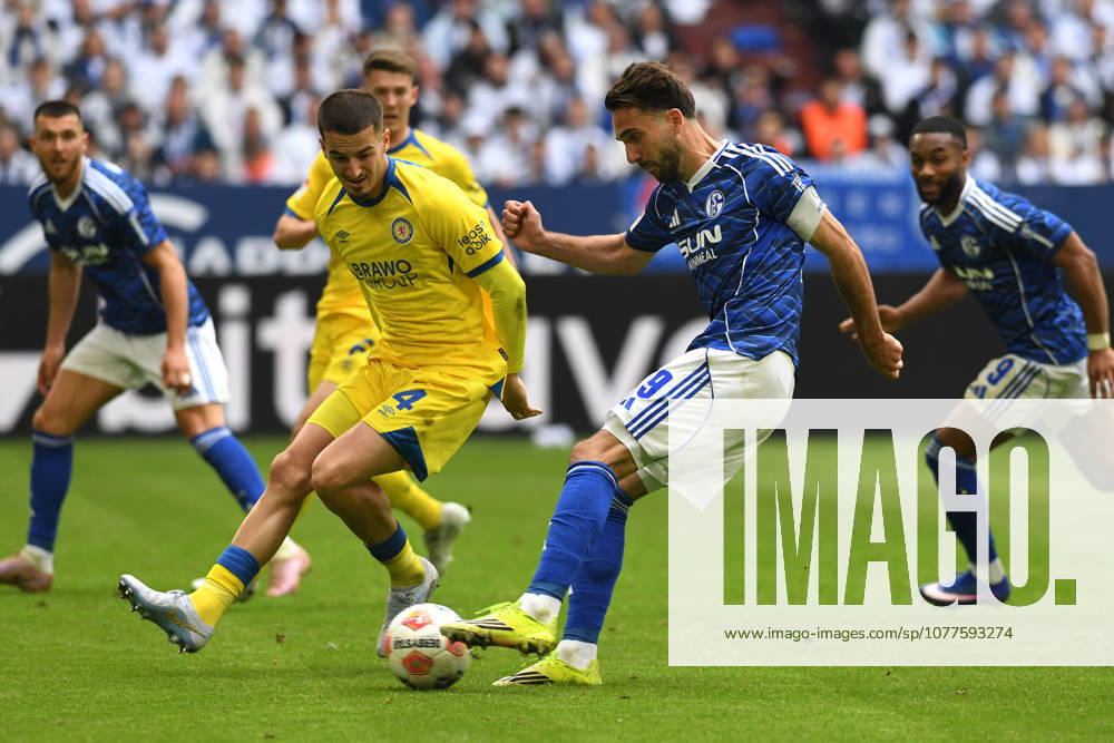 Kenan Karaman FC Schalke 04 in action, on the ball, single action during the 2 Bundesliga match between FC Schalke 04 and Eintracht Braunschweig, Veltins Arena on 17 May 2026 in Gelsenkirchen, Germany Photo by Ralf Treese DeFodi Images Kenan Karaman FC Schalke 04 controls the ball during the 2 Bundesliga match between FC Schalke 04 and Eintracht Braunschweig at Veltins Arena on May 17, 2026 in Gelsenkirchen, Germany Photo by Ralf Treese DeFodi Images Photo by Ralf Treese DeFodi Images