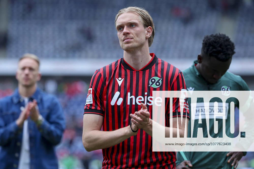 Stefan Teitur Thordarson Hannover 96 looks dejected, 2 Bundesliga, Hannover 96 v 1 FC Nürnberg, Heinz von Heiden Arena on May 17, 2026 in Hanover, Germany Photo by Marco Steinbrenner DeFodi Images Stefan Teitur Thordarson Hannover 96 looks dejected, 2 Bundesliga, Hannover 96 v 1 FC Nürnberg, Heinz von Heiden Arena, May 17, 2026 in Hanover, Germany Photo by Marco Steinbrenner DeFodi Images