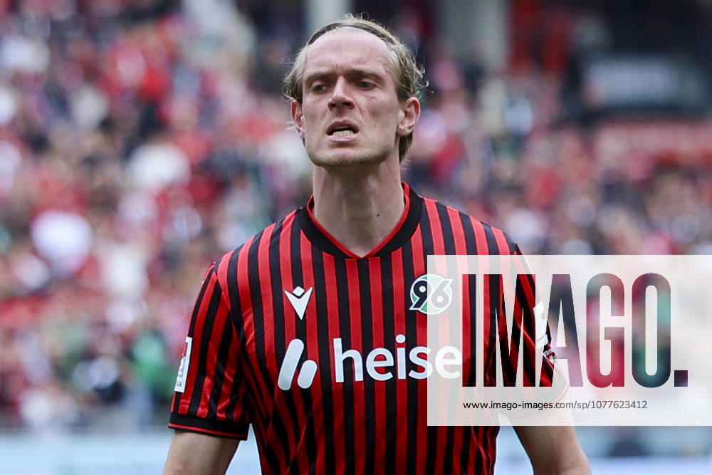 Stefan Teitur Thordarson Hannover 96 looks dejected, 2 Bundesliga, Hannover 96 v 1 FC Nürnberg, Heinz von Heiden Arena on May 17, 2026 in Hanover, Germany Photo by Marco Steinbrenner DeFodi Images Stefan Teitur Thordarson Hannover 96 looks dejected, 2 Bundesliga, Hannover 96 v 1 FC Nürnberg, Heinz von Heiden Arena, May 17, 2026 in Hanover, Germany Photo by Marco Steinbrenner DeFodi Images