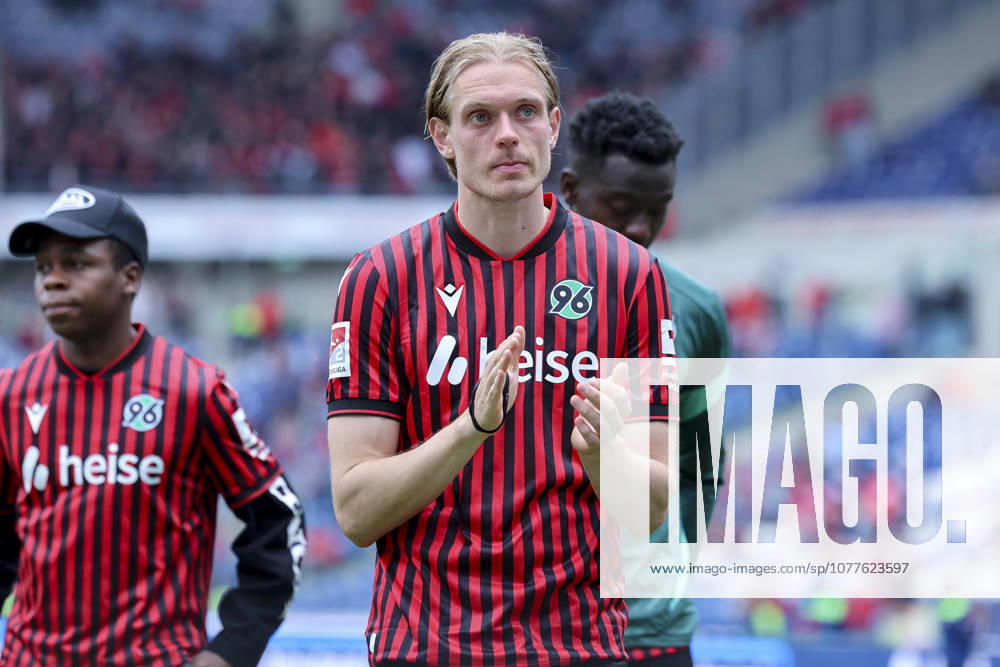 Stefan Teitur Thordarson Hannover 96 looks dejected, 2 Bundesliga, Hannover 96 v 1 FC Nürnberg, Heinz von Heiden Arena on May 17, 2026 in Hanover, Germany Photo by Marco Steinbrenner DeFodi Images Stefan Teitur Thordarson Hannover 96 looks dejected, 2 Bundesliga, Hannover 96 v 1 FC Nürnberg, Heinz von Heiden Arena, May 17, 2026 in Hanover, Germany Photo by Marco Steinbrenner DeFodi Images