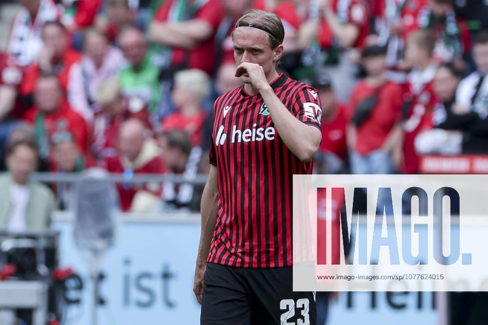 Stefan Teitur Thordarson Hannover 96 looks dejected, 2 Bundesliga, Hannover 96 v 1 FC Nürnberg, Heinz von Heiden Arena on May 17, 2026 in Hanover, Germany Photo by Marco Steinbrenner DeFodi Images Stefan Teitur Thordarson Hannover 96 looks dejected, 2 Bundesliga, Hannover 96 v 1 FC Nürnberg, Heinz von Heiden Arena, May 17, 2026 in Hanover, Germany Photo by Marco Steinbrenner DeFodi Images