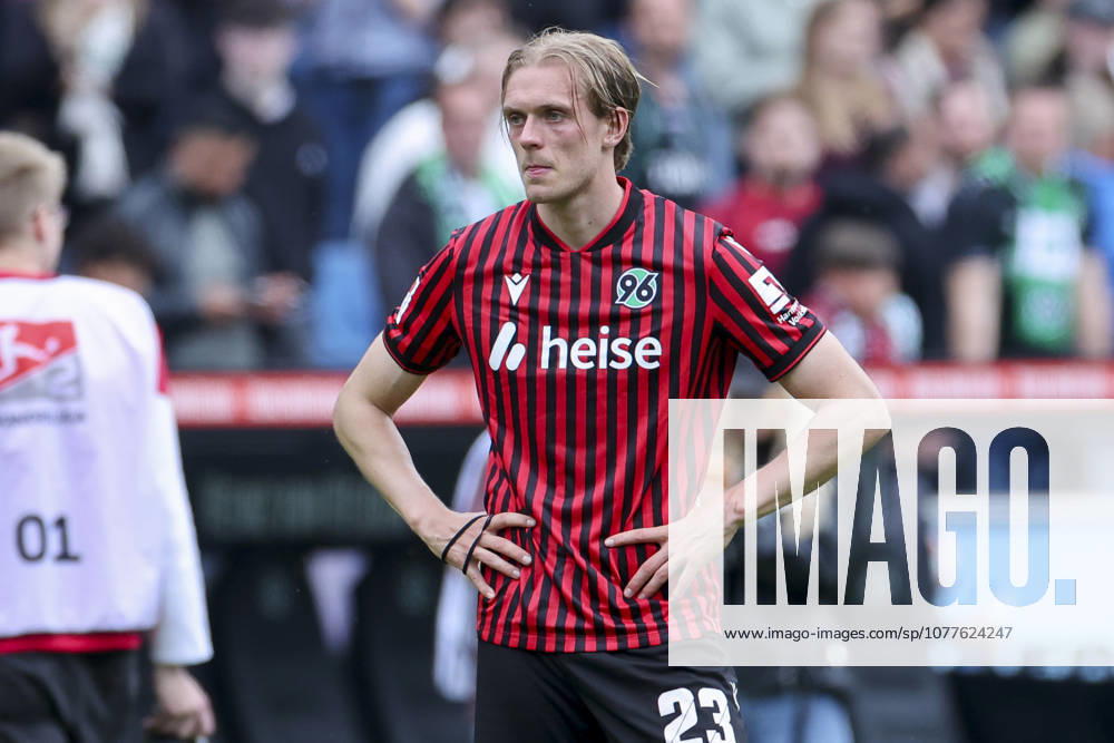 Stefan Teitur Thordarson Hannover 96 looks dejected, 2 Bundesliga, Hannover 96 v 1 FC Nürnberg, Heinz von Heiden Arena on May 17, 2026 in Hanover, Germany Photo by Marco Steinbrenner DeFodi Images Stefan Teitur Thordarson Hannover 96 looks dejected, 2 Bundesliga, Hannover 96 v 1 FC Nürnberg, Heinz von Heiden Arena, May 17, 2026 in Hanover, Germany Photo by Marco Steinbrenner DeFodi Images
