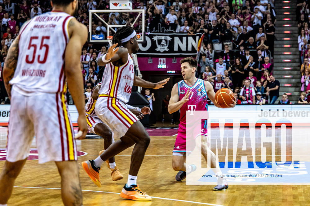 Grayson Murphy Telekom Baskets Bonn, 07 Vs Jervis Scheffs Fitness First Wuerzburg Baskets, 02 Telekom Baskets Bonn vs Fitness First Wuerzburg Baskets, Basketball, easy Credit BBL, Playoffs, Quarterfinals, 2 Matchday, 2025 2026, 18 05 2026 Telekom Baskets Bonn vs Fitness First Wuerzburg Baskets, Basketball, easy Credit BBL, Playoffs, Quarterfinals, 2 Matchday, 2025 2026, 18 05 2026 Bonn