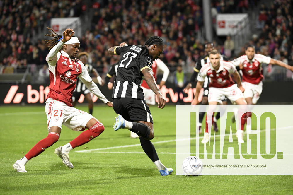 Stade Brestois 29 v Angers SCO - Ligue 1 McDonald s 2025 2026 27 Lilian RAOLISOA (sco) - 27 Daouda GUINDO (sb29) during the Ligue 1 McDonald s match between Brest and Angers at Stade Francis Le Ble on May 17, 2026 in Brest, France. Brest France