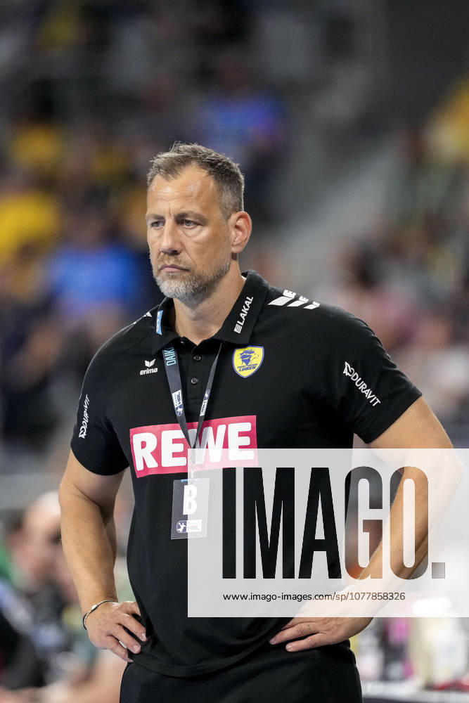 Maik Machulla coach, head coach, RNL , single picture, single photo, action, action, looking disappointed, disappointment, frustration, disappointed, pessimistic, 24 05 2026, Mannheim Germany , Handball, Bundesliga, Rhein Neckar Löwen SC Magdeburg