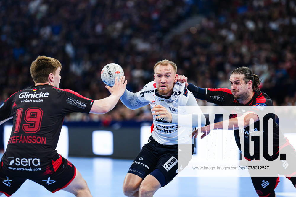 Reynir Thor Stefansson MT Melsungen, 19 , Simon Pytlick SG Flensburg Handewitt, 02 , Olle Forsell Schefvert MT Melsungen, 25 GER, MT Melsungen vs SG Flensburg Handewitt, Handball, EHF European League, Semi-final, 2025 2026 season, 30 05 2026 GER, MT Melsungen vs SG Flensburg Handewitt, Handball, EHF European League, Semi-final, 2025 2026 season, 30 05 2026 Hamburg