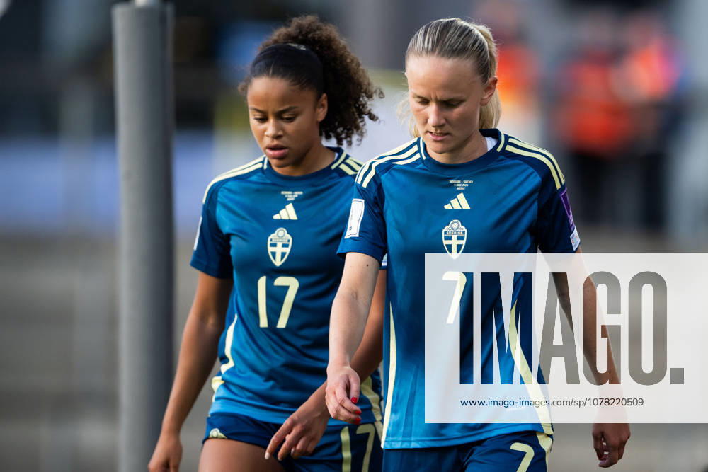 Felicia Schröder and Matilda Vinberg of Sweden look dejected during the FIFA Womens World Cup Qualifier football match between Denmark and Sweden on June 5, 2026 in Odense Photo Ludvig Thunman BILDBYRAN code LT LT0798 fotboll football soccer fotball vm kval kval fifa womens world cup qualifier qualifier danmark sverige sweden denmark dam bbeng depp