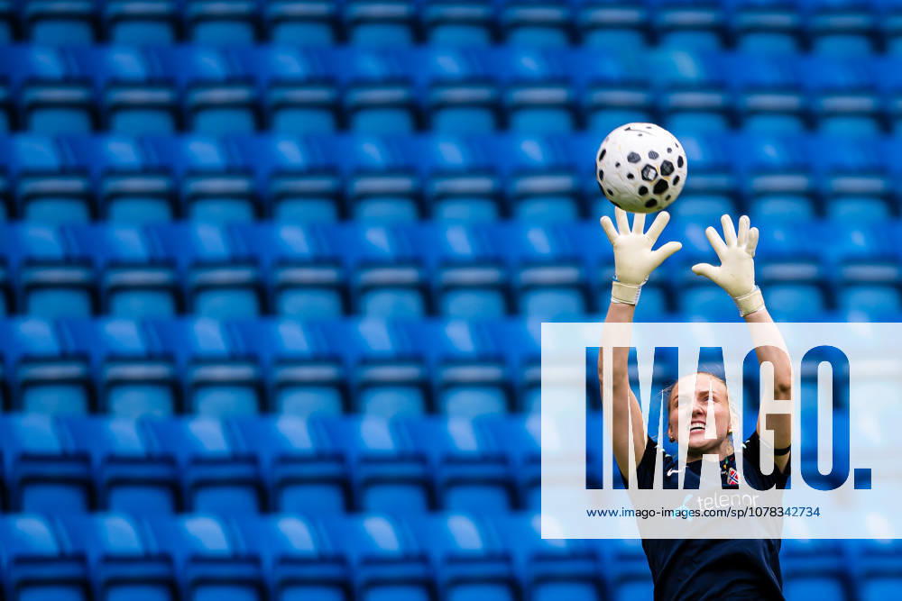 Goalkeeper Sunniva Skoglund of the Norwegian womens national football team during a training session on June 8, 2026 in Oslo Photo Marius Simensen BILDBYRAN Cop 238 bbeng dam fifa women s world cup qualifier football fotball fotboll norge norway practice soccer training trening träning