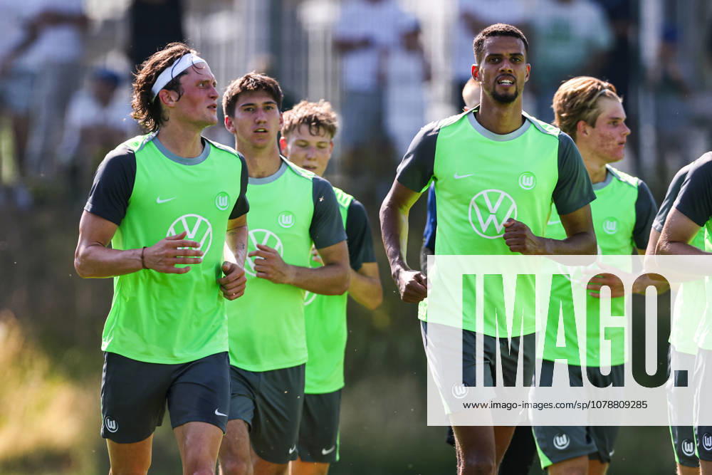 Robert Glatzel (VfL Wolfsburg) and Fabian Reese (VfL Wolfsburg 2), Bundesliga 2026–2027 season; VfL Wolfsburg’s first training session of the season at the VfL Center in Wolfsburg; soccer, Germany, man, men