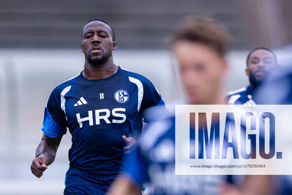 Soccer, FC Schalke 04 practice Bryan Lasme FC Schalke 04 Gelsenkirchen FC Schalke 04 training facility NRW Germany xRHR PHOTO YYx