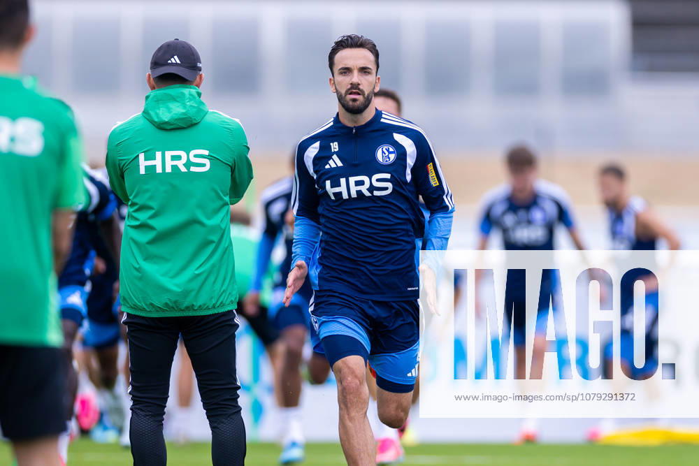 Soccer, FC Schalke 04 practice, Kenan Karaman, FC Schalke 04, Gelsenkirchen, FC Schalke 04 training facility, North Rhine-Westphalia, Germany, xRHR, PHOTO YYx