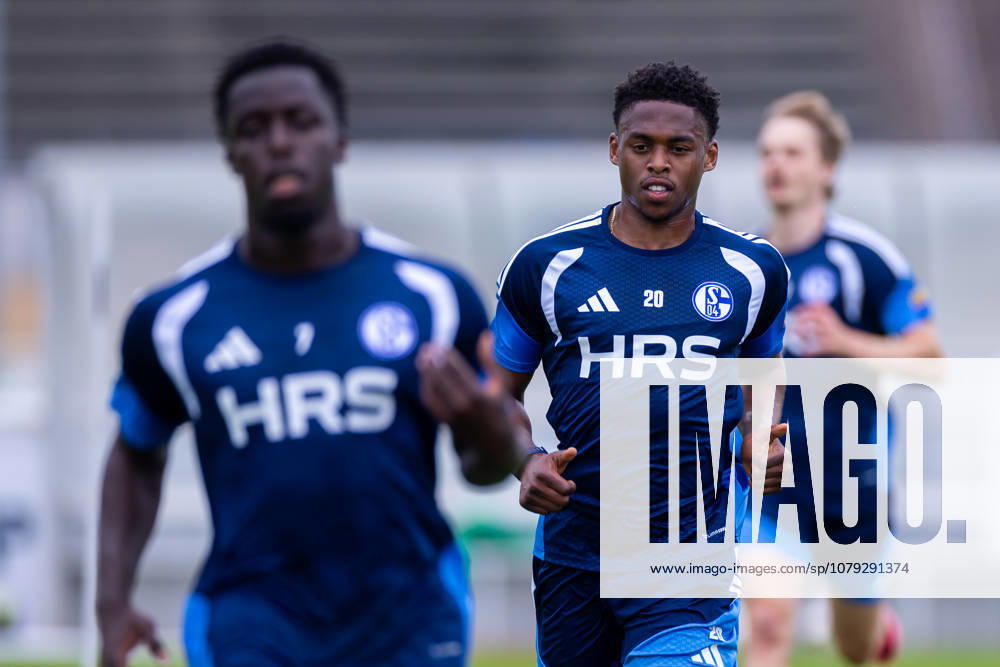 Soccer, FC Schalke 04 training session, Junior Adamu, FC Schalke 04, Gelsenkirchen, FC Schalke 04 training facility, North Rhine-Westphalia, Germany, xRHR, PHOTO YYx