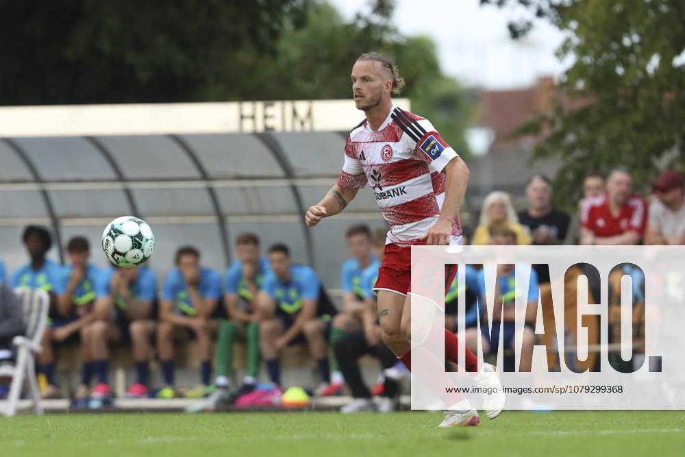 Jorrit Hendrix of Fortuna Düsseldorf in action, on the ball, making a solo run during the friendly match between SC St. Tönis and Fortuna Düsseldorf, Yayla Sportpark on July 8, 2026, in Tönisvorst, Germany. Photo by Oliver Kaelke, DeFodi Images. Jorrit Hendrix of Fortuna Düsseldorf controls the ball during the friendly match between SC St. Tönis and Fortuna Düsseldorf at Yayla Sportpark on July 8, 2026 in Tönisvorst, Germany Photo by Oliver Kaelke, DeFodi Images Photo by Oliver Kaelke, DeFodi Images
