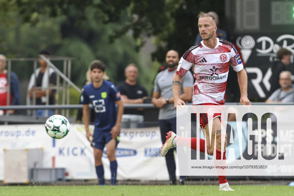Jorrit Hendrix of Fortuna Düsseldorf in action, on the ball, making a solo run during the friendly match between SC St. Tönis and Fortuna Düsseldorf, Yayla Sportpark on July 8, 2026, in Tönisvorst, Germany. Photo by Oliver Kaelke, DeFodi Images. Jorrit Hendrix of Fortuna Düsseldorf controls the ball during the friendly match between SC St. Tönis and Fortuna Düsseldorf at Yayla Sportpark on July 8, 2026 in Tönisvorst, Germany Photo by Oliver Kaelke, DeFodi Images Photo by Oliver Kaelke, DeFodi Images