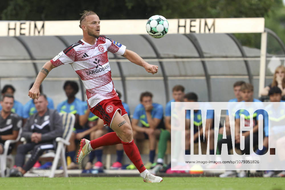 Jorrit Hendrix of Fortuna Düsseldorf in action, on the ball, making a solo run during the friendly match between SC St. Tönis and Fortuna Düsseldorf, Yayla Sportpark on July 8, 2026, in Tönisvorst, Germany. Photo by Oliver Kaelke, DeFodi Images. Jorrit Hendrix of Fortuna Düsseldorf controls the ball during the friendly match between SC St. Tönis and Fortuna Düsseldorf at Yayla Sportpark on July 8, 2026 in Tönisvorst, Germany Photo by Oliver Kaelke, DeFodi Images Photo by Oliver Kaelke, DeFodi Images