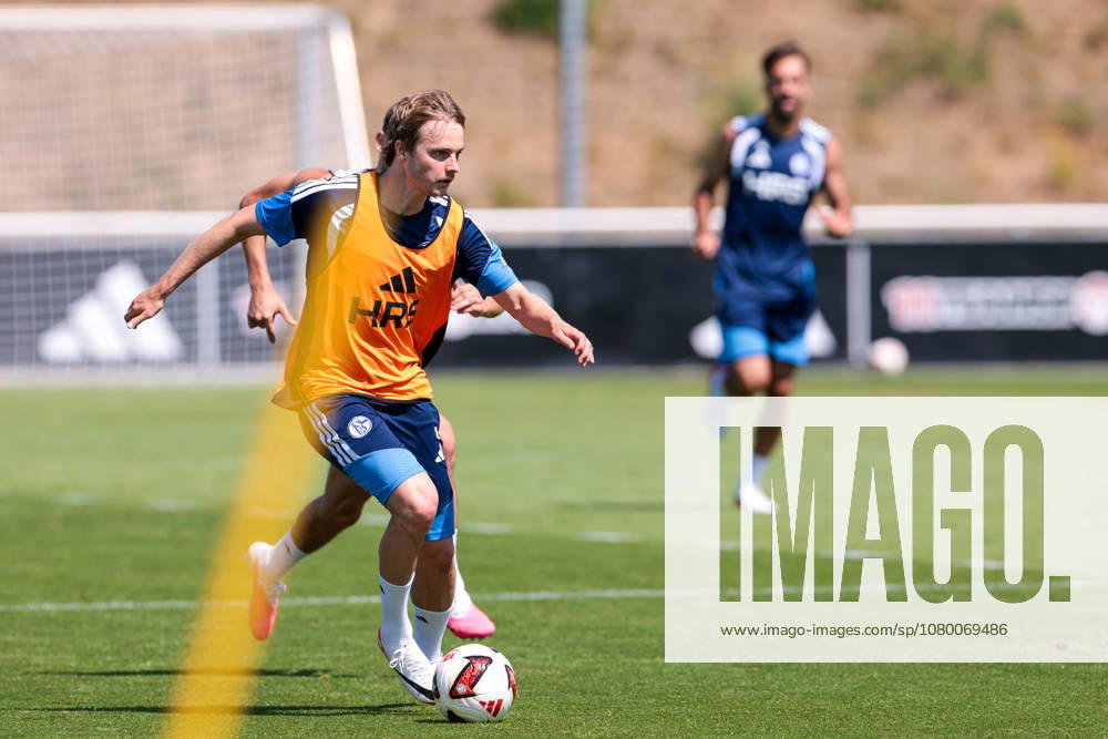Soccer, FC Schalke 04 practice Finn Porath FC Schalke 04 Gelsenkirchen FC Schalke 04 training facility NRW Germany xRHR PHOTO YYx
