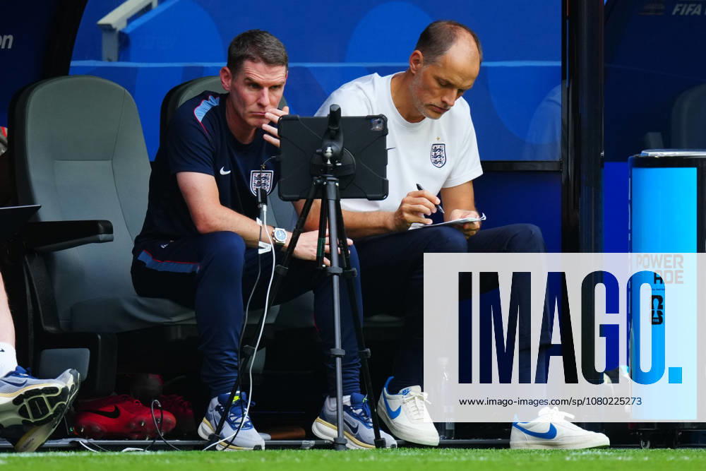 England manager, Thomas Tuchel makes a note as he analyses the game on an electronic tablet with England assistant coach, Anthony Barry France v England, 2026 FIFA World Cup, WM, Weltmeisterschaft, Fussball 3rd Place Final, Football, Miami Stadium, Miami, Florida, USA - 18 Jul 2026Miami Miami Stadium Florida (FL) United States of America