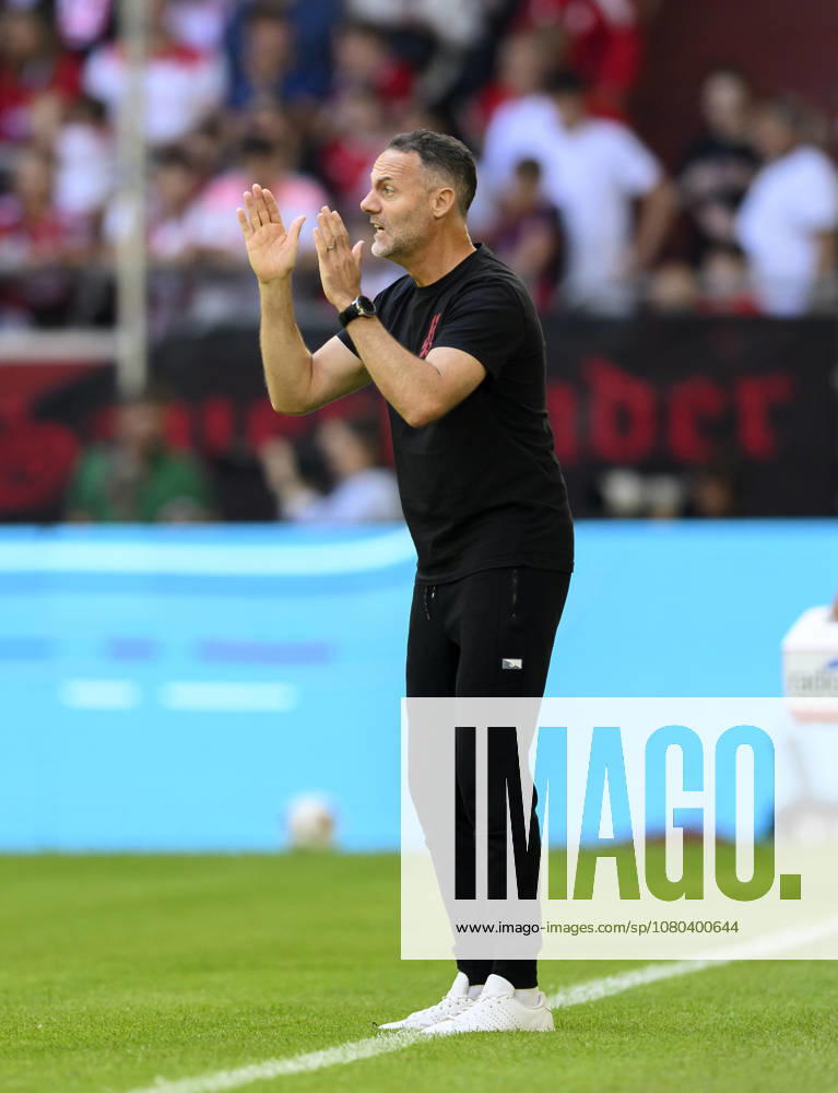 Coach Alexander Ende, Fortuna Düsseldorf: Gestures, Football Friendly Match: Fortuna Düsseldorf vs. Borussia Dortmund, on July 25, 2026, in Düsseldorf, Germany, at the Merkur Spiel Arena