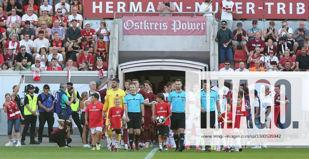 Offenbach am Main, Pluto Stadium at Bieberer Berg Anniversary Match: Kickers Offenbach OFC vs. VfB Stuttgart Teams take the field with the officiating crew: Jannis Jäschke, Olaf Kehne, Terlan Tervasolli