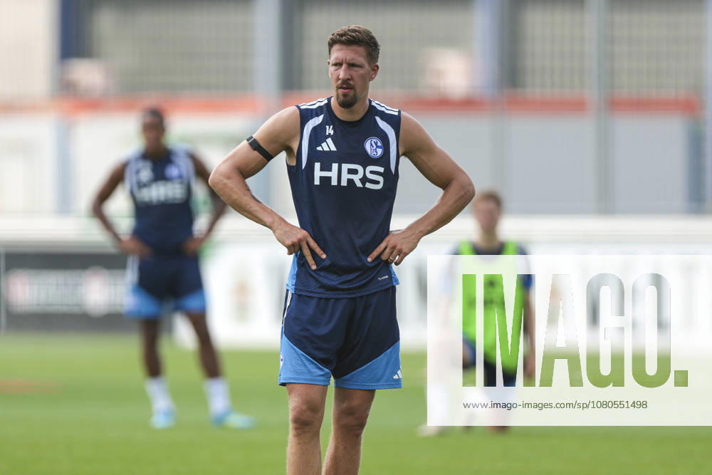 Soccer, FC Schalke 04 practice Janik Bachmann FC Schalke 04 Gelsenkirchen FC Schalke 04 training facility NRW Germany xRHR PHOTO YYx