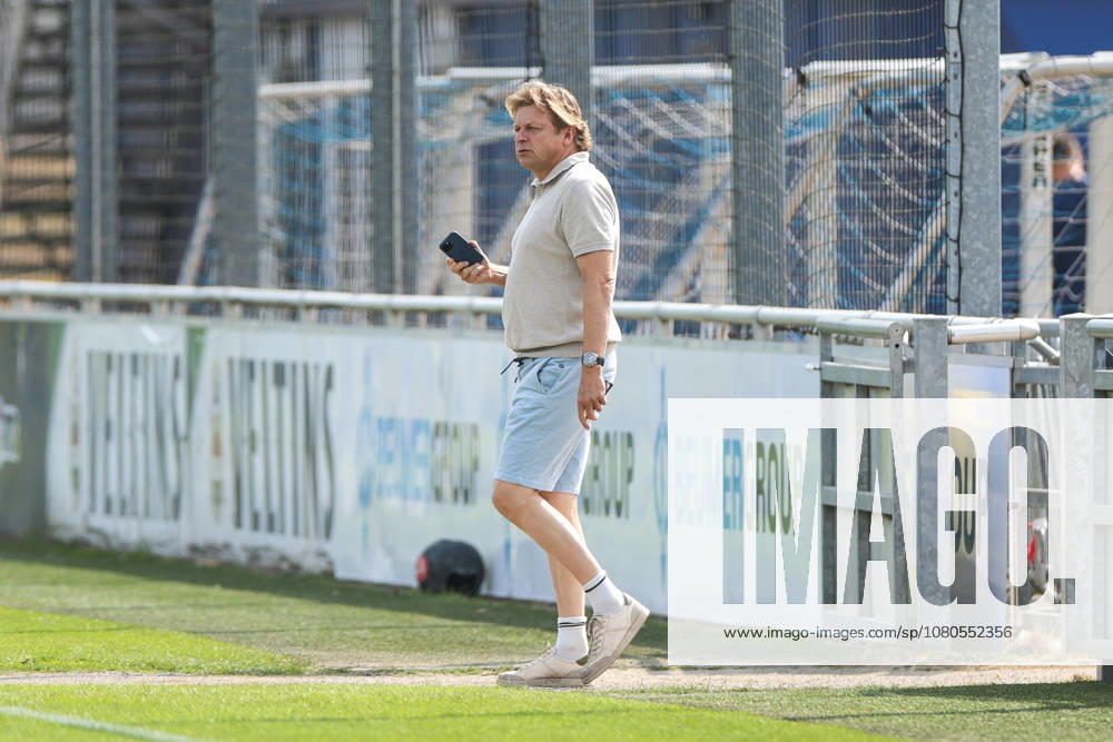 Soccer, FC Schalke 04 Training Session; Director of Professional Soccer Youri Mulder; FC Schalke 04 Takes the Field; Gelsenkirchen; FC Schalke 04 Training Facility; North Rhine-Westphalia, Germany; xRHR PHOTO YYx