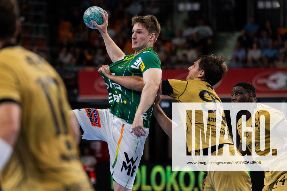 Oskar NEUDECK, FRISCH AUF Goeppingen, No. 02, scores a goal, play, shot on goal, GER, FRISCH AUF Goeppingen vs. Sporting Lisbon, handball, preseason friendly, 2026–2027 season, August 2, 2026, GER, FRISCH AUF Goeppingen vs. Sporting Lisbon, handball, preseason friendly, 2026–2027 season, August 2, 2026, Neu Ulm