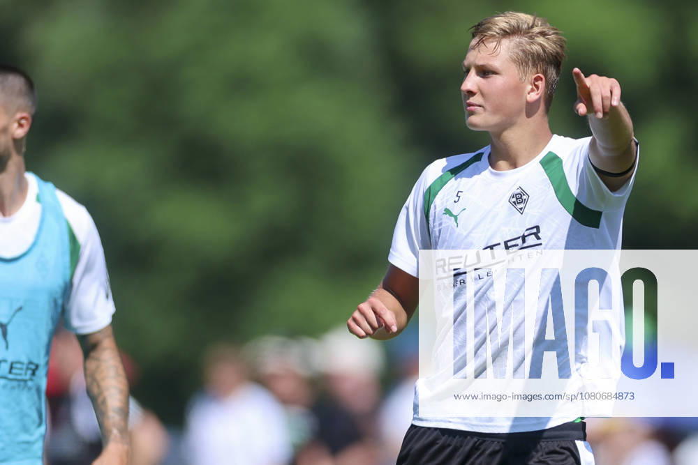 Jan Leszczynski of Borussia Mönchengladbach gestures during Borussia Mönchengladbach s training camp, Birkenmoos Stadium on August 4, 2026, in Rottach Egern, Germany. Photo by Marco Steinbrenner, DeFodi Images. Jan Leszczynski of Borussia Mönchengladbach gestures during the Borussia Mönchengladbach training camp at Birkenmoos Stadium on August 4, 2026 in Rottach-Egern, Germany. Photo by Marco Steinbrenner, DeFodi Images. Photo by Marco Steinbrenner, DeFodi Images.