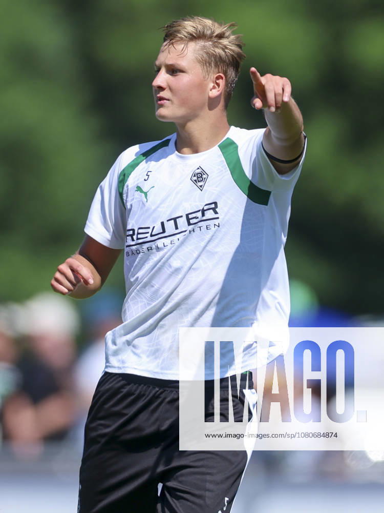 Jan Leszczynski of Borussia Mönchengladbach gestures during Borussia Mönchengladbach s training camp, Birkenmoos Stadium on August 4, 2026, in Rottach Egern, Germany. Photo by Marco Steinbrenner, DeFodi Images. Jan Leszczynski of Borussia Mönchengladbach gestures during the Borussia Mönchengladbach training camp at Birkenmoos Stadium on August 4, 2026 in Rottach-Egern, Germany. Photo by Marco Steinbrenner, DeFodi Images. Photo by Marco Steinbrenner, DeFodi Images.