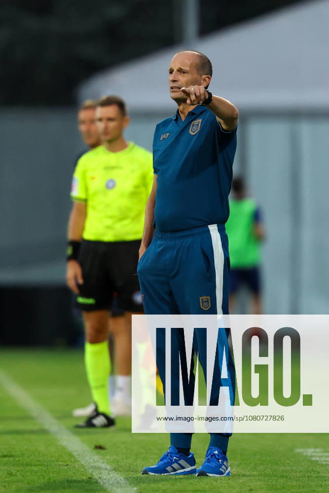 Napolis head coach Massimiliano Allegri during the friendly match Napoli and Osasuna at the Teofilo Patini Stadium in Castel Di Sangro, Central Southern Italy - Wednesday, August 05 , 2026. - Soccer .