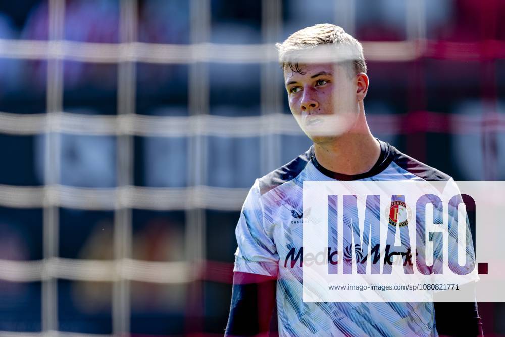 ROTTERDAM SC Feyenoord Rotterdam goalkeeper Tjark Ernst during the Vriendenloterij Eredivisie match between Sparta and Feyenoord at Stadion Het Kasteel on August 9, 2026, in Rotterdam, the Netherlands. Photo by DeFodi Images