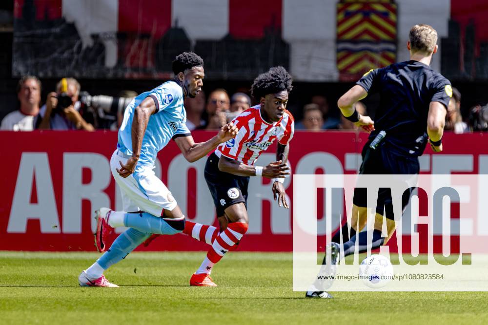 ROTTERDAM: SC Feyenoord Rotterdam forward Gaoussou Diarra and Sparta Rotterdam defender Lushendry Martes during the Vriendenloterij Eredivisie match between Sparta and Feyenoord at Stadion Het Kasteel on August 9, 2026, in Rotterdam, Netherlands. Photo by DeFodi Images