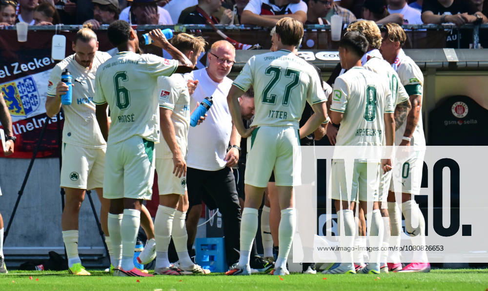 GER Soccer, Men, 2nd Division, Matchday 1, 2026–2027 Season, Hamburg, FC St. Pauli vs. SpVgg Greuther Fürth; Coach Heiko Vogel of Fürth speaks with his team; DFB and DFL regulations prohibit any use of photographs as image sequences and or quasi-video; Hamburg Millerntorstadion, Hamburg, Germany