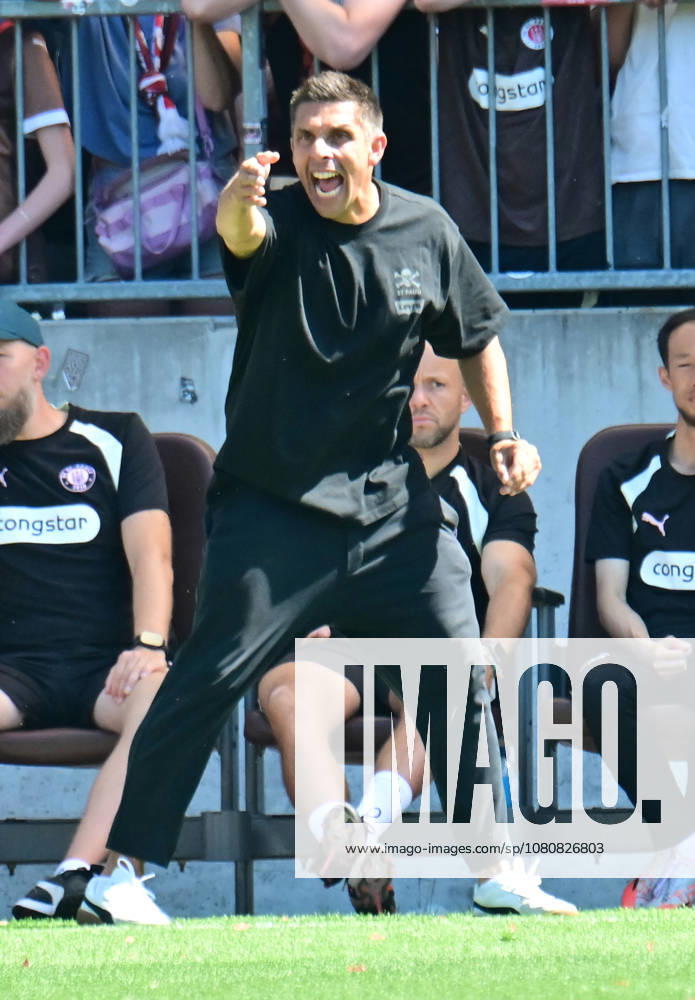 GER Soccer, Men, 2nd Division, Matchday 1, 2026–2027 Season, Hamburg, FC St. Pauli vs. SpVgg Greuther Fürth Coach Marcel Rapp Pauli DFB DFL regulations prohibit any use of photographs as image sequences and or quasi-video Hamburg Millerntorstadion Hamburg Germany