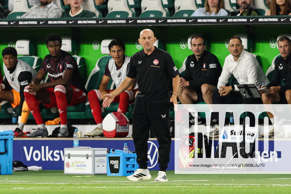 Coach Torsten Lieberknecht, 1. FC Kaiserslautern, 2026–2027 Bundesliga season, VfL Wolfsburg vs. 1. FC Kaiserslautern at the Volkswagen Arena in Wolfsburg; soccer, man, men, Germany
