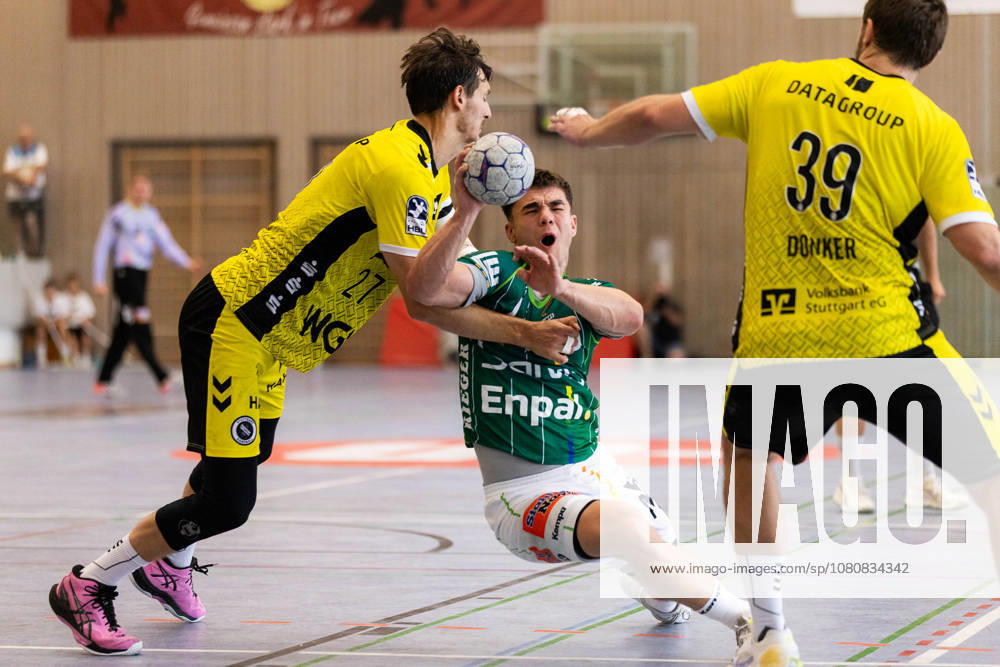 Elias NEWEL FRISCH AUF Goeppingen, 40, in a one-on-one battle against Philipp MEYER TVB Stuttgart, 27, GER, FRISCH AUF Goeppingen vs. TVB Stuttgart, Handball, Preseason, Tournament, S Cup Altensteig, Final, 2026–2027 Season, August 9, 2026, GER, FRISCH AUF Goeppingen vs. TVB Stuttgart, Handball, Preseason, Tournament, S Cup Altensteig, Final, 2026–2027 Season, August 9, 2026, Altensteig