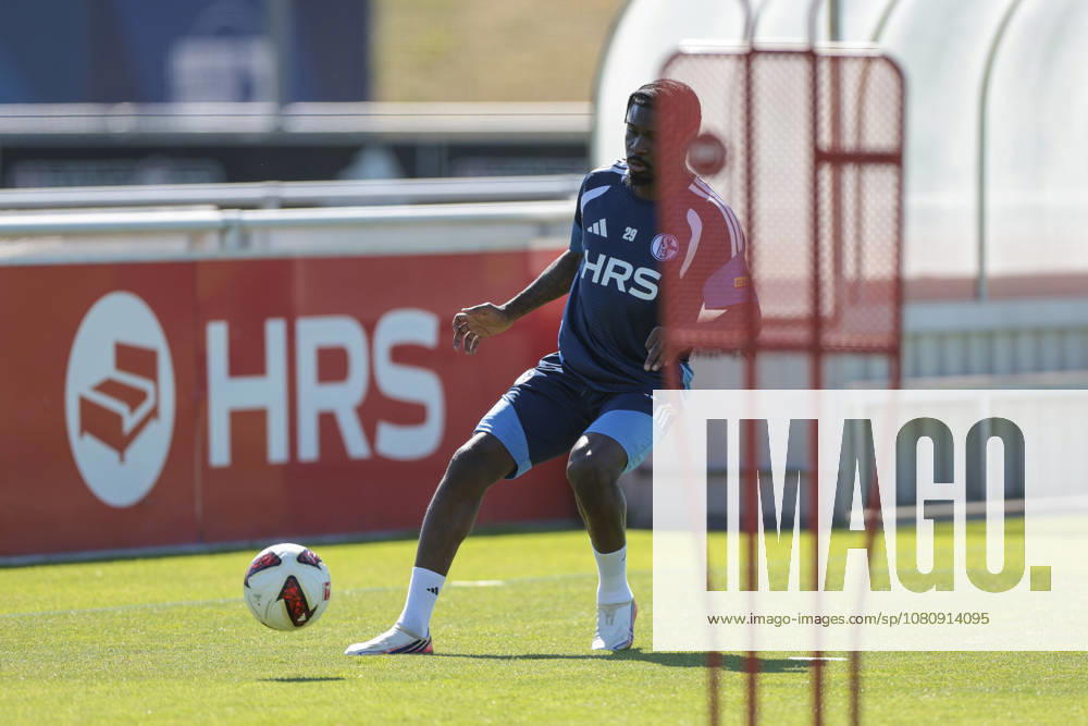 Soccer, FC Schalke 04 Junior Training, Dina Ebimbe, FC Schalke 04, Gelsenkirchen, FC Schalke 04 Training Facility, North Rhine-Westphalia, Germany, xRHR, PHOTO YYx